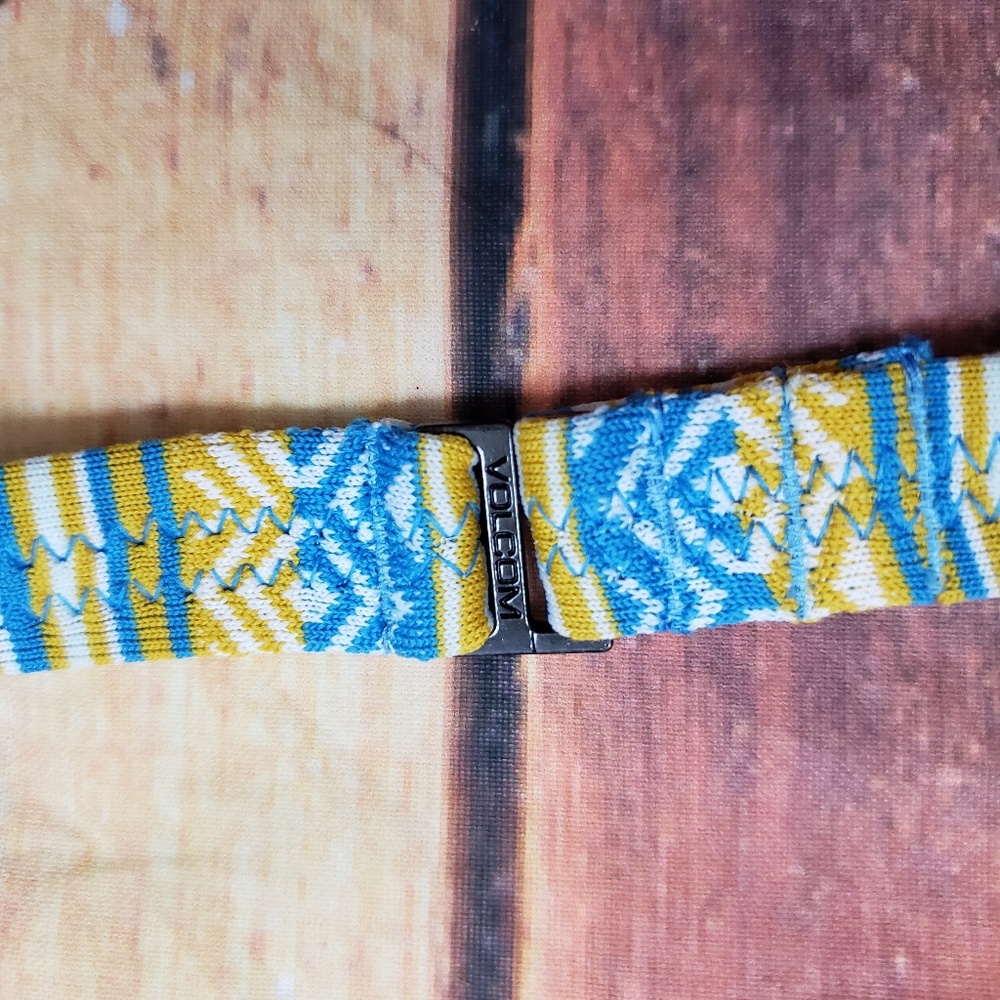 Volcom Pattern Halter Bikini Top Sz M Nwot - image 4